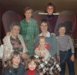 Annalisa med barn, barnbarn och barbarnsbarn på 90-årsdagen